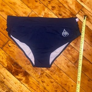 Shakti hot yoga shorts